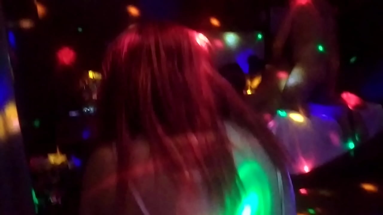 Esposa puta siendo cojida x un extra&ntilde;o