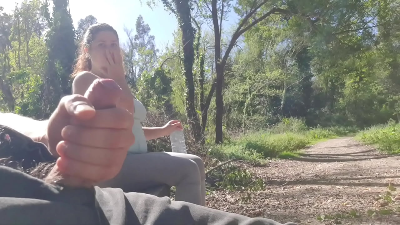 EXHIBITIONIST seduce MILF to Fuck, Suck & Sperm Her Face in Park