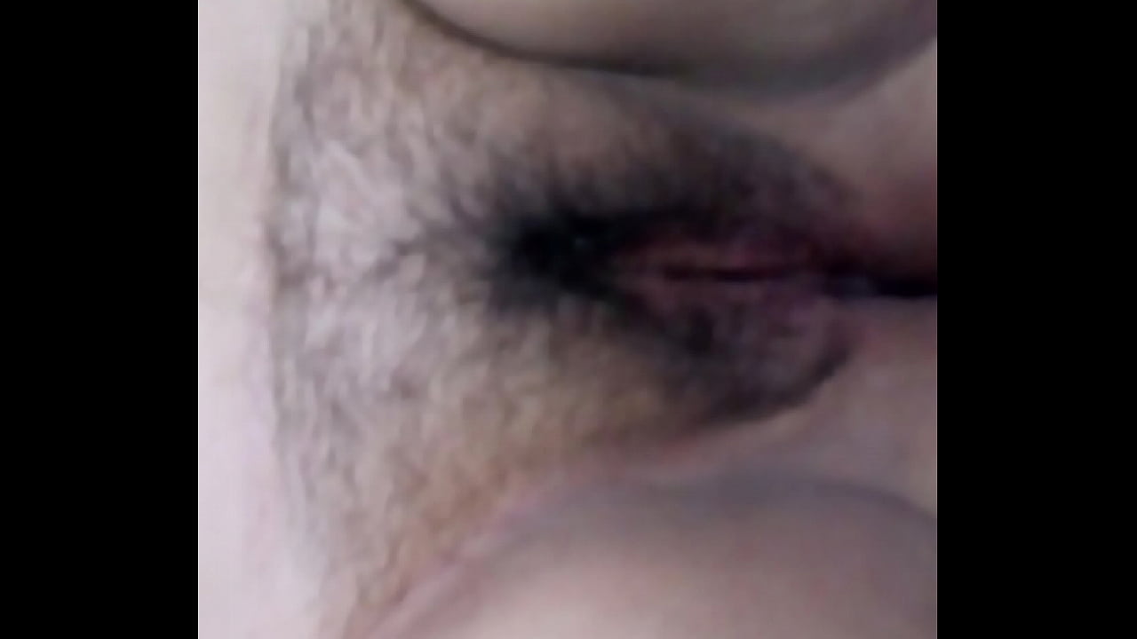 Mi esposa Amelia d. me deja agarrarle su culo