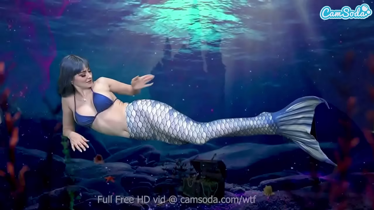 Mermard Babe plays with herself till she orgasms