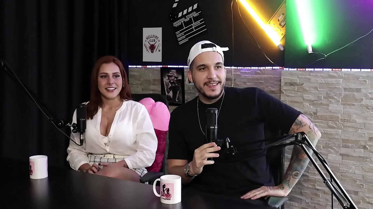 Falou de como foi pedida em casamento, ele foi corno, e gravaram porn&ocirc; - Bia Ruyva & Jack Por (SHEER/RED)