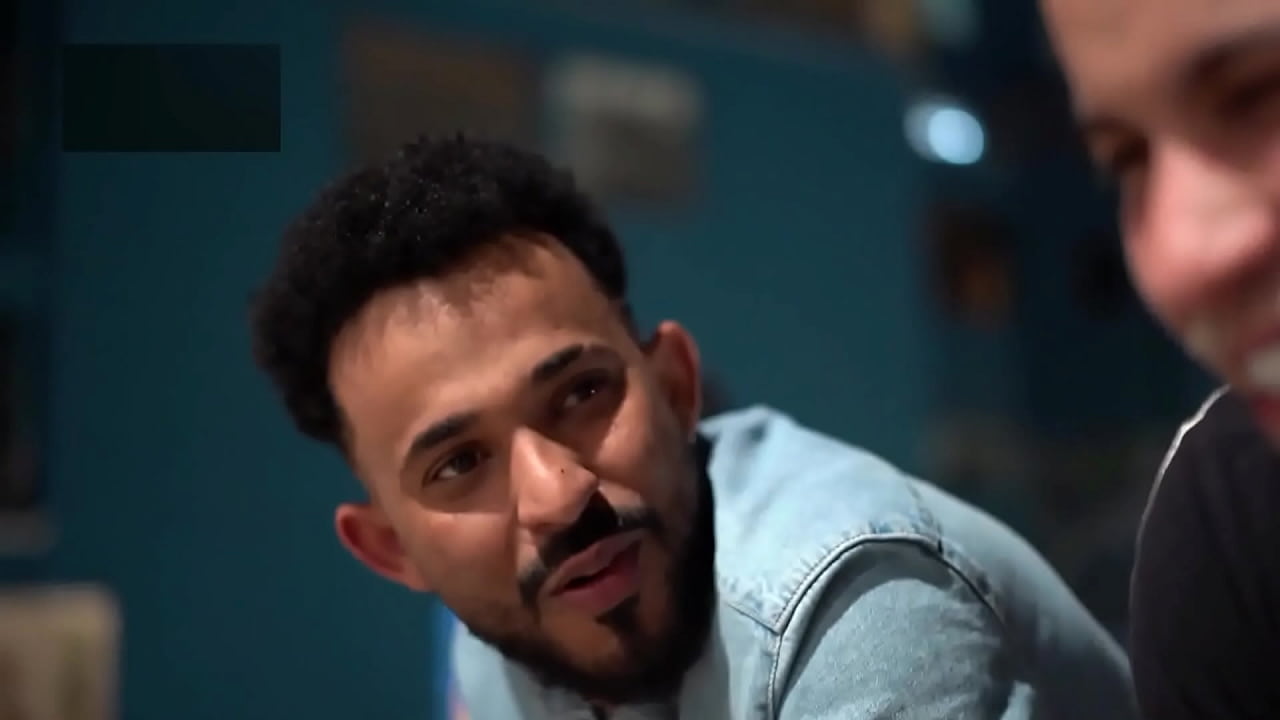 Contando pro meu p.r.i.m.o que tranzei com meu chefe. Ficamos com tes&atilde;o e fizemos um troca troca gostoso. - Free