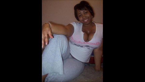 Cogi&eacute;ndome a una negra superculona.