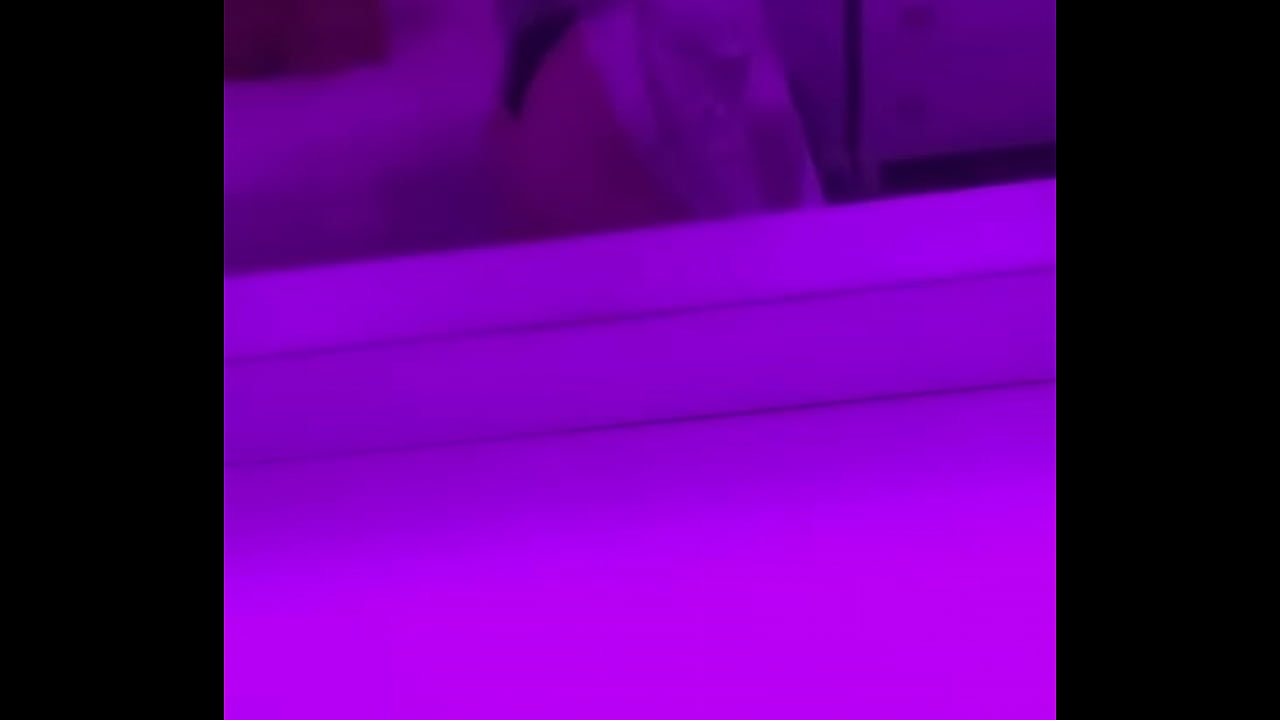 Teen shows butt in underwear