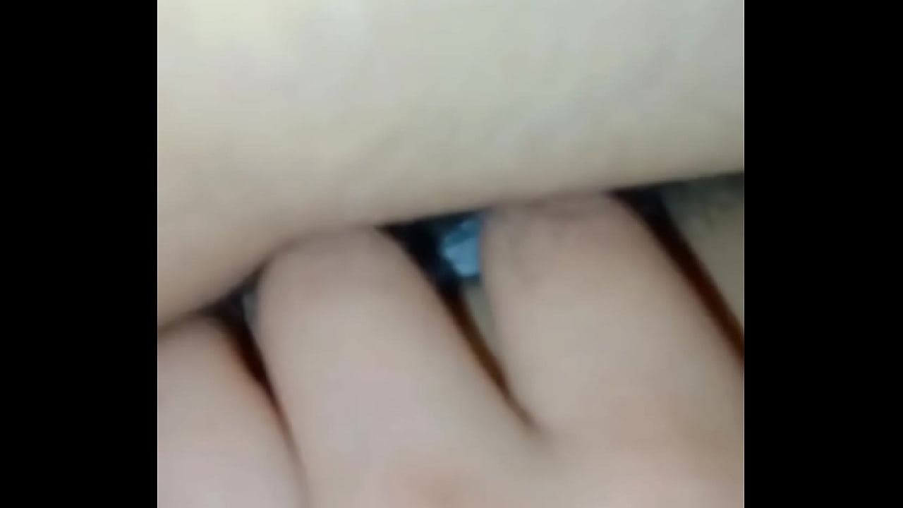 Que rico lo chupa esta zorra y me pone su gran culo de ladito