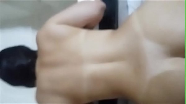 Comendo o cu da mulher do corno