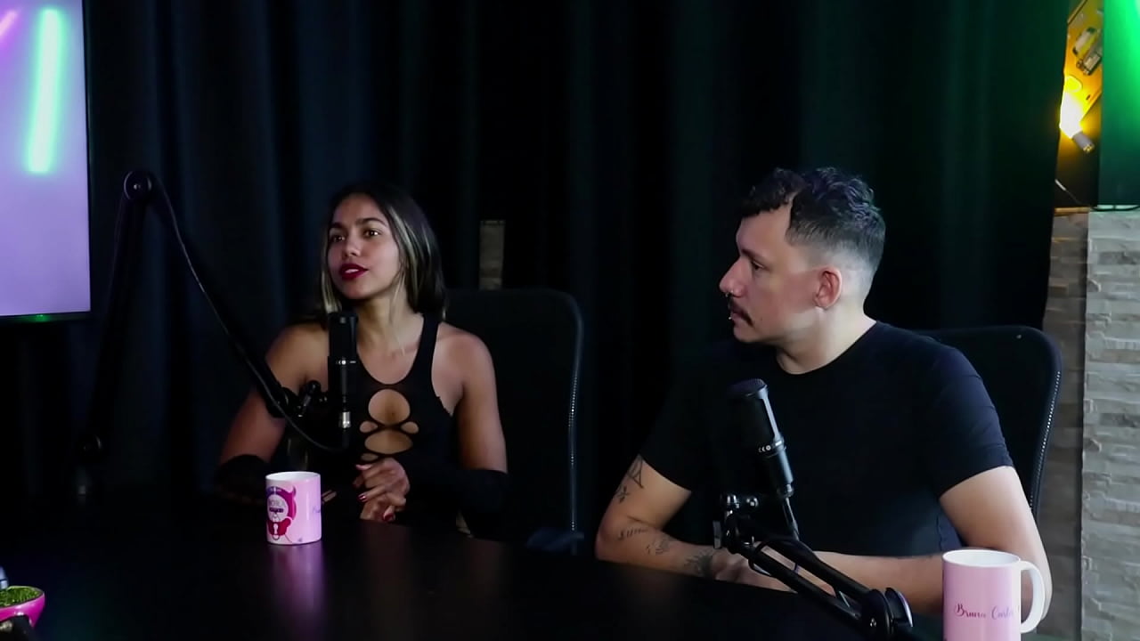 Teve experi&ecirc;ncia ruim na boate que o F&aacute;bio Porchat frequentava, o miss bumbum a ajudou a ter mais credibilidade e venceu o miss simpatia - Casal Kaliente (SHEER/RED)