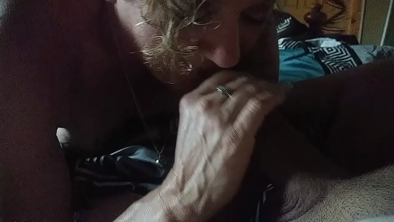 Waitress serves up sloppy blowjob