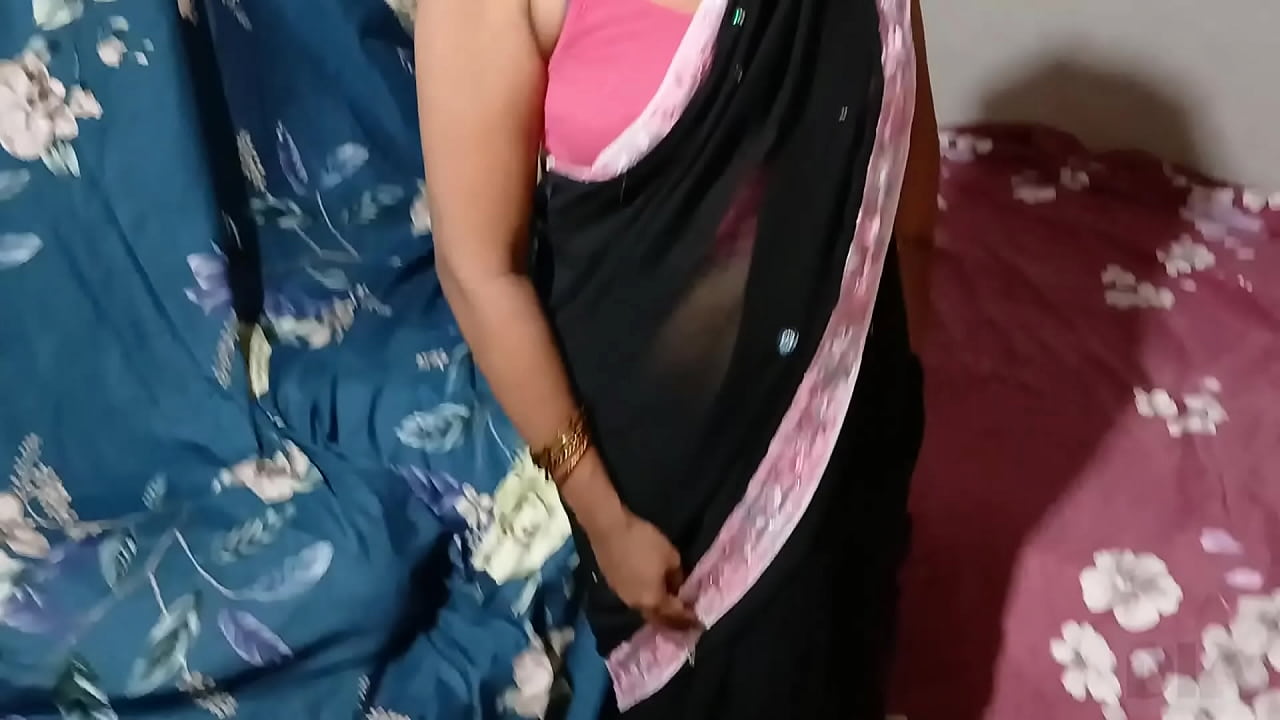 Sexy maid caught Desi Wife