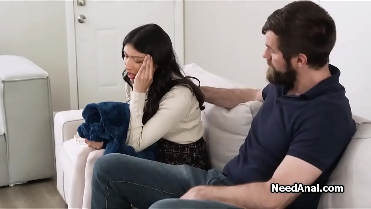 Penelope wants her tight butt hole to be played with