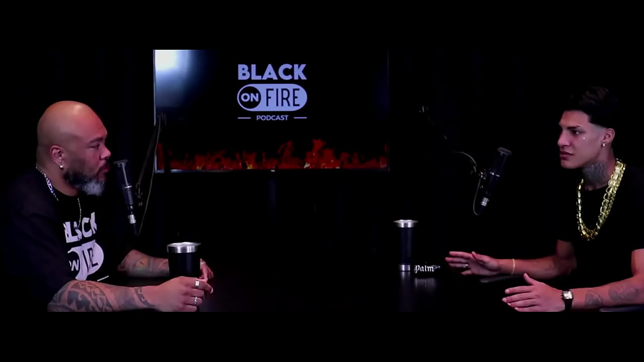 Falou um pouco sobre a 'gozada fake', estava com psicol&oacute;gico abalado, n&atilde;o faz edi&ccedil;&otilde;es dos v&iacute;deos, e sua vis&atilde;o como ator &eacute;... - Gabriell Rios (WATCH ON: SHEER/RED)