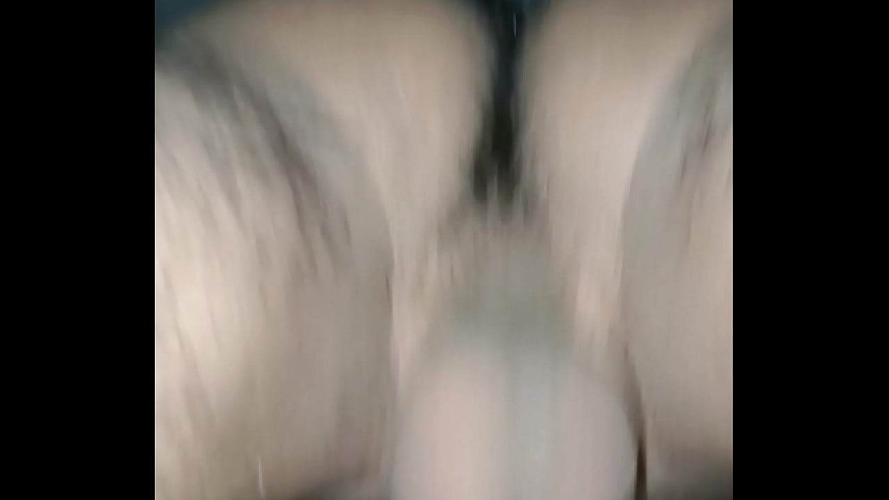 Disfruta de mi vergota dentro de ella