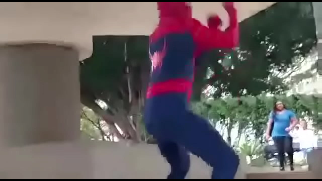 HOMEM ARANHA DAN&Ccedil;ANDO FUNK   Isso &eacute; uma  360P