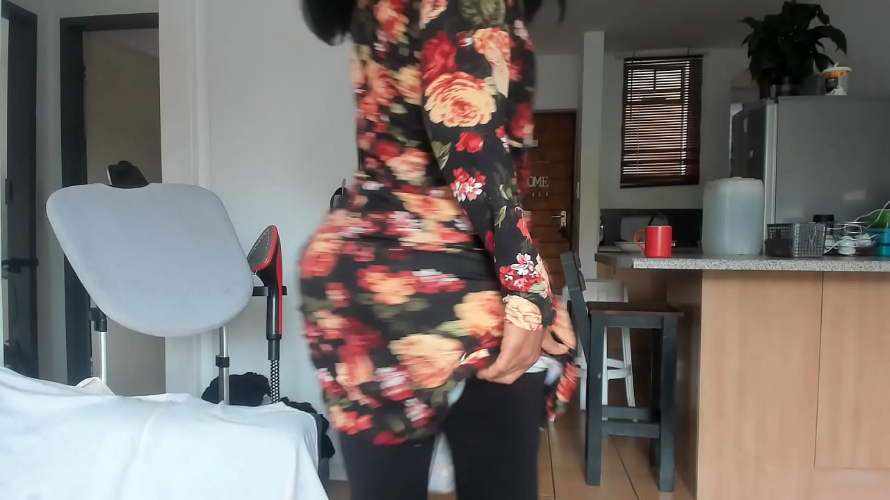 Big-ass in loose dress, squats, dance teaser clip