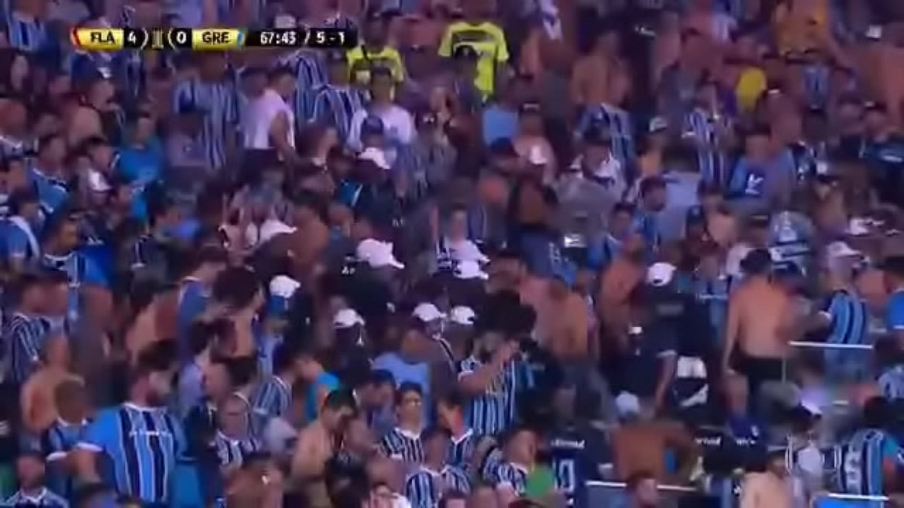 Flamengo botando s&oacute; a cabecinha no Renato ga&uacute;cho