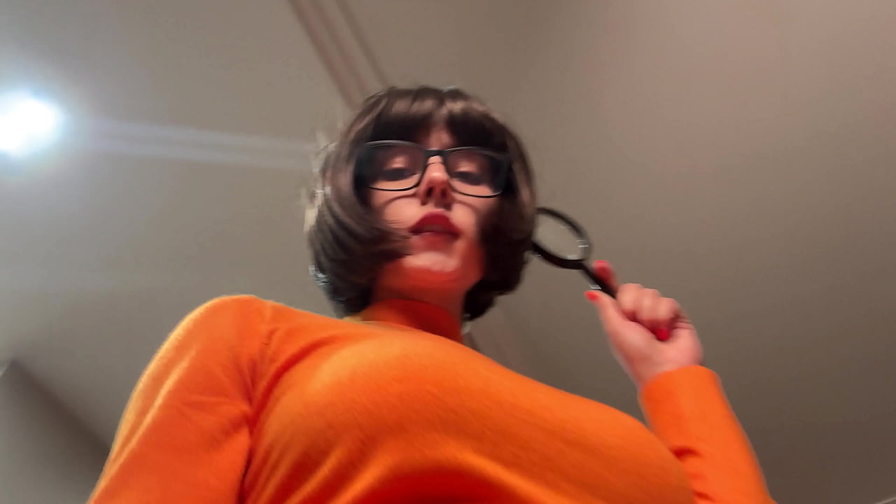 We wanted to make this shoot memorable, and found a suitable apartment for our ideaWe filmed for the whole day and night ...