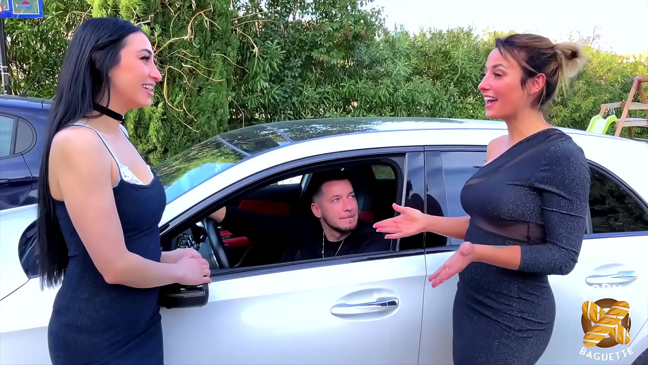 Pam et Didi, deux bombes, se partagent une bite