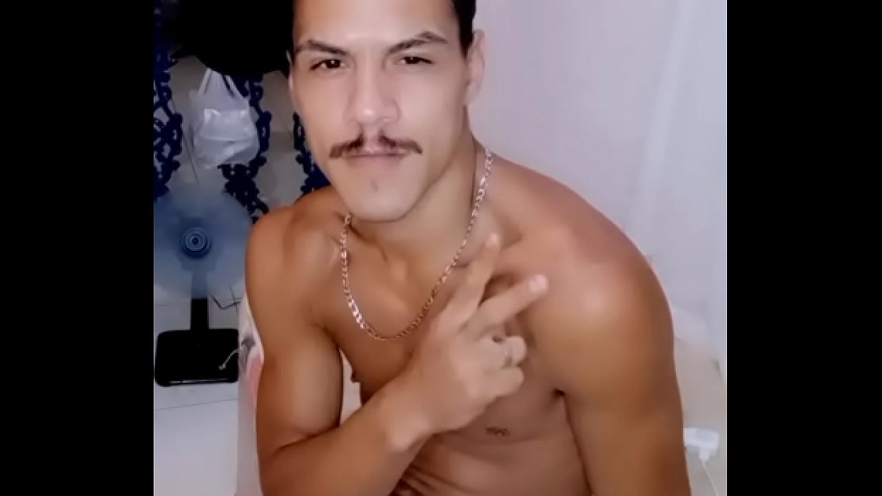 Augusto Phellipe,adora brincar sozinho na camera