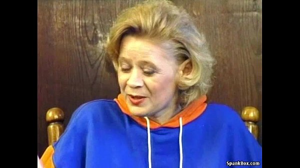 Older lady getting her hairy pussy fucked