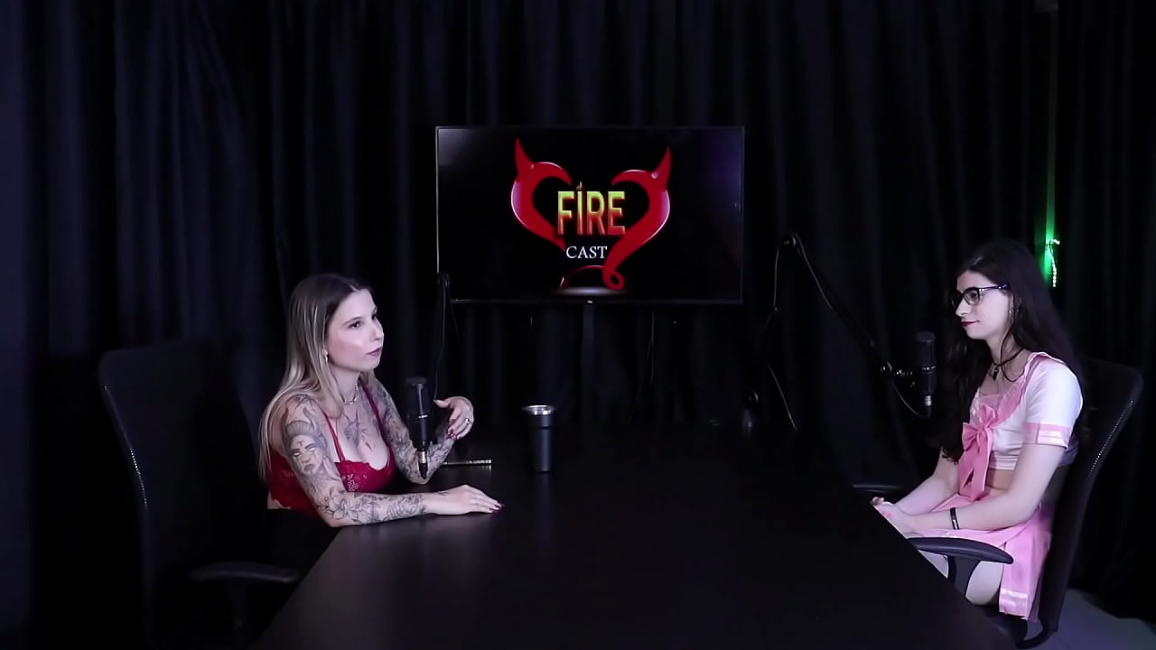 Come&ccedil;ou com packs de p&eacute;s, sente a liberdade de n&atilde;o ser um CLT, existe preconceito de todos os lados, e no cosplay... - Yumi Trap (WATCH ON: SHEER/RED)