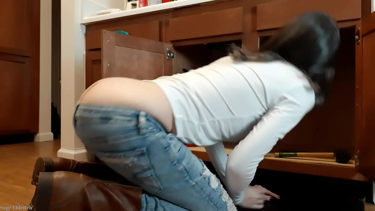 Buttcrack Plumber Sage Eldritch Fixes Your Sink