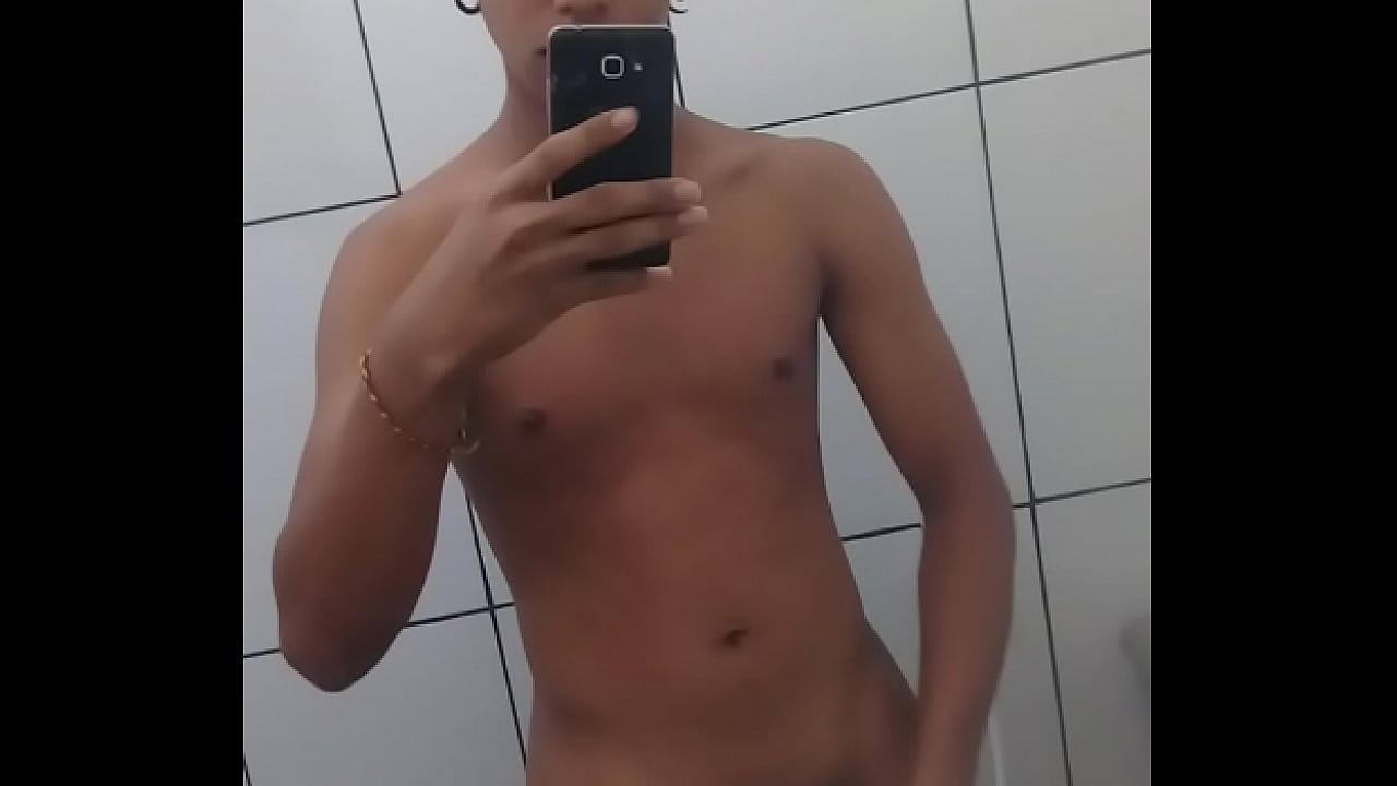 Safado gostoso mostra seu pau