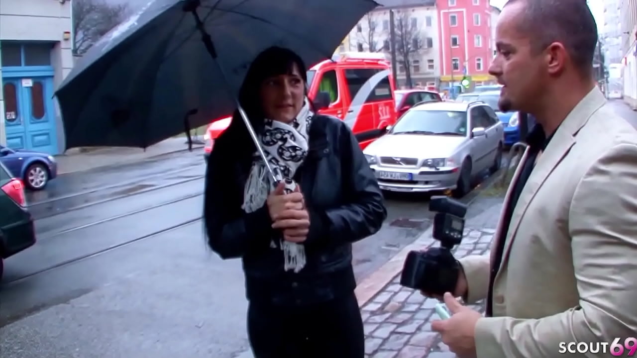 Deutsche Frau von fremden Typen abgeschleppt und gev&ouml;gelt