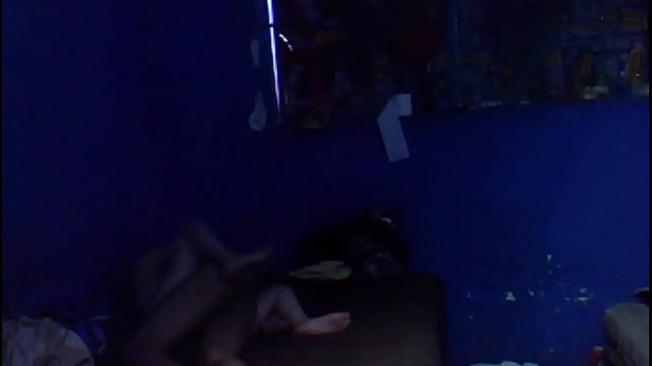 Despu&eacute;s de la fiesta me escap&eacute; de casa para irme a follar al vecino.