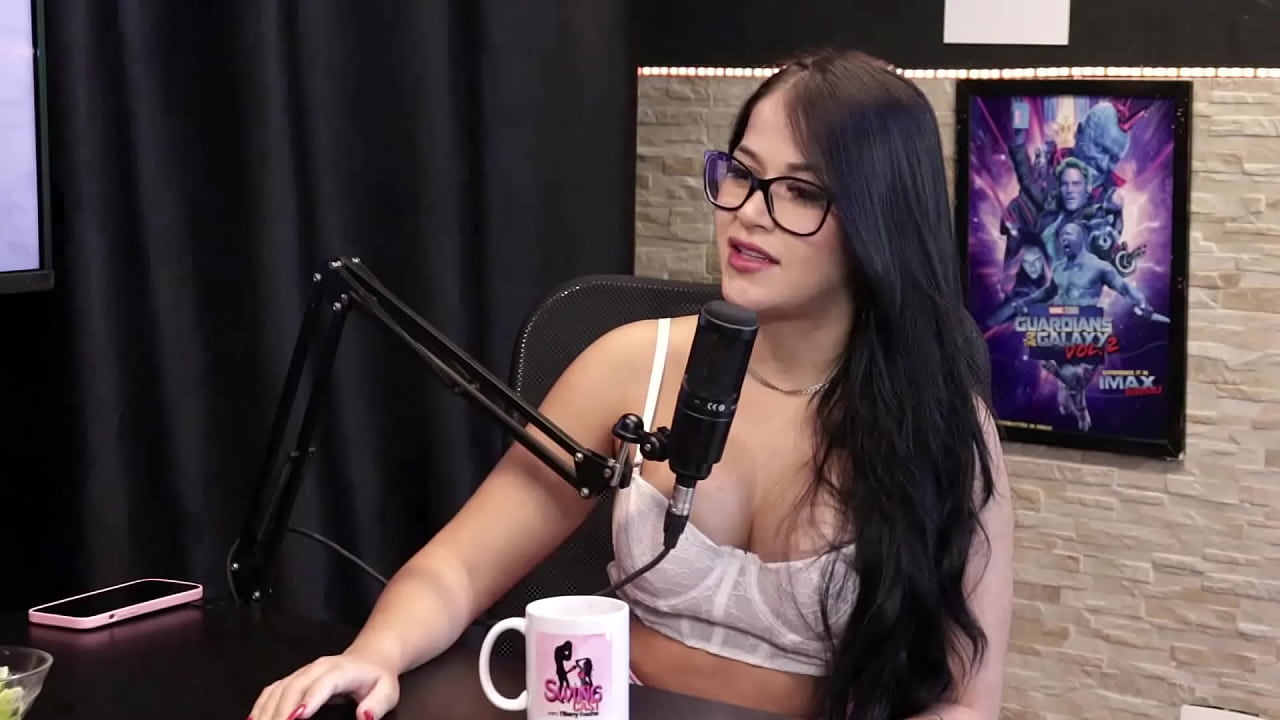 Os v&iacute;deos dela vazam - Amanda Borges