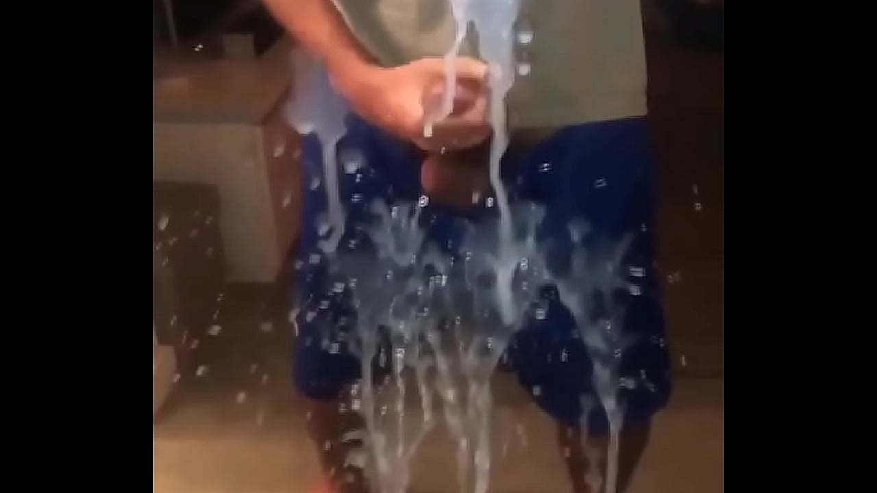 Se chegar 500 RT solto o v&iacute;deo esse jato de porra no fundo do meu cu.