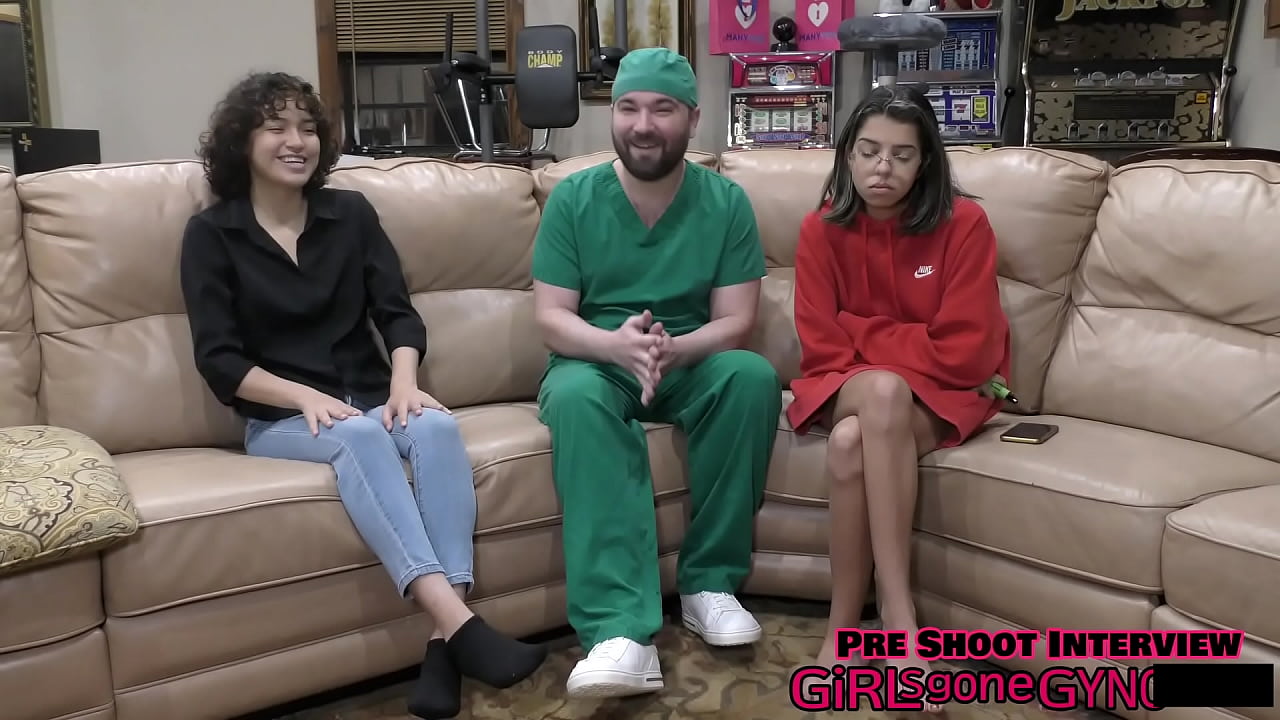 Gorgeous Petite Brookly Rossi's First Pelvic Checkup In Her Life, By Doctor Tampa!