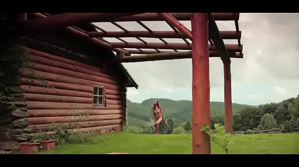 Cutie rubs pussy in a solo act