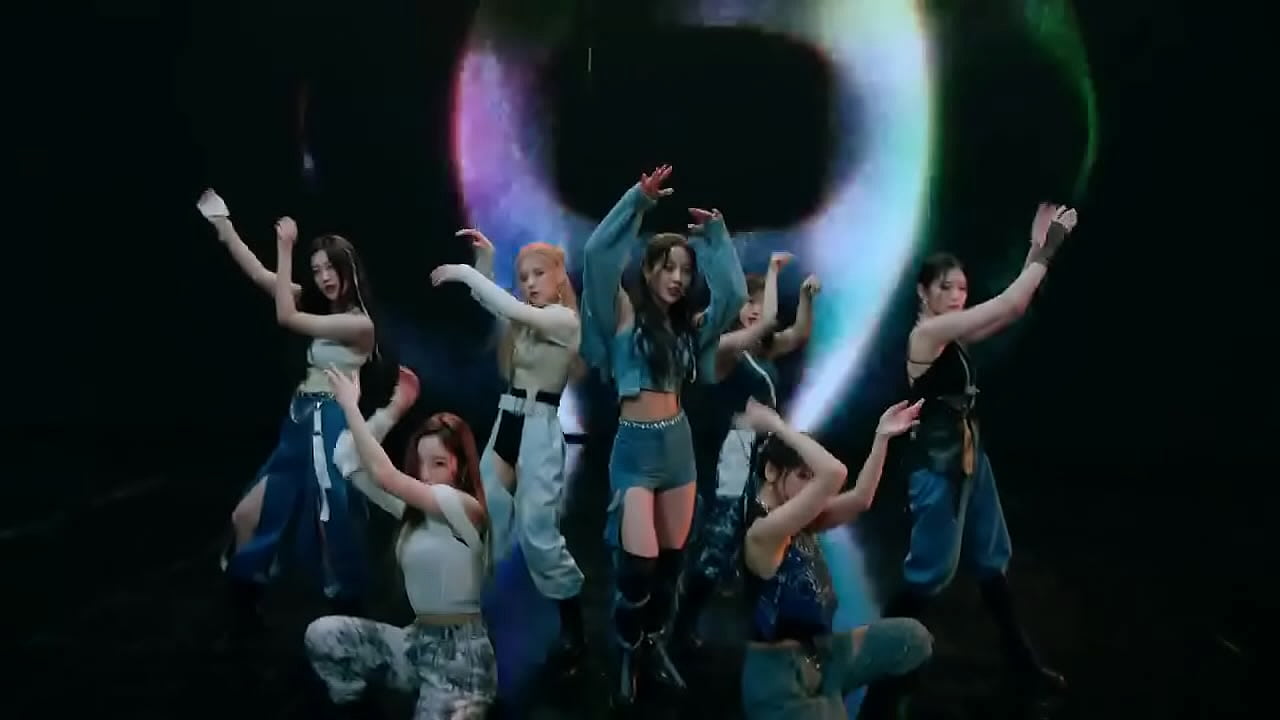 12 Lesbian Girls Singing