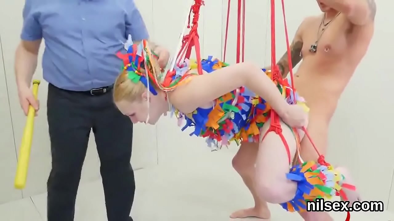 Wild whore gets her fuckholes stretched and thoroughly penetrated