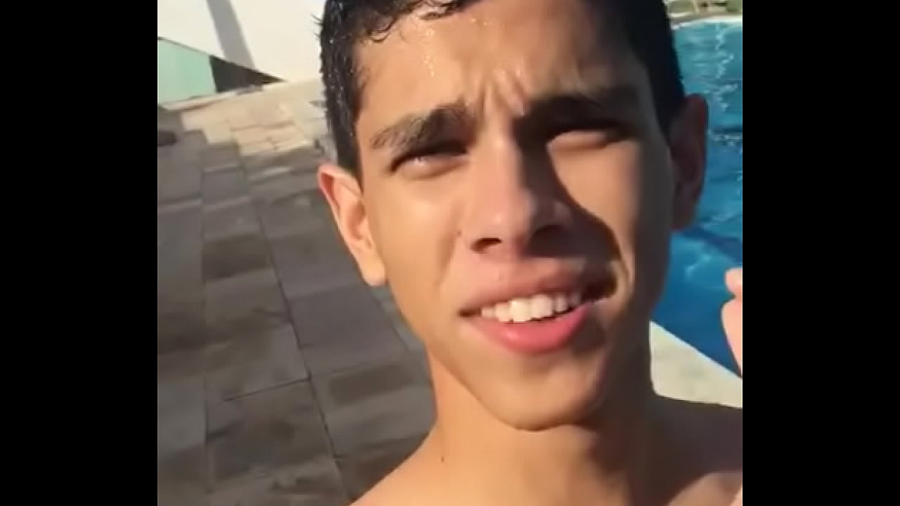 SALTIBUN GOSTOSINHO NA PISCINA