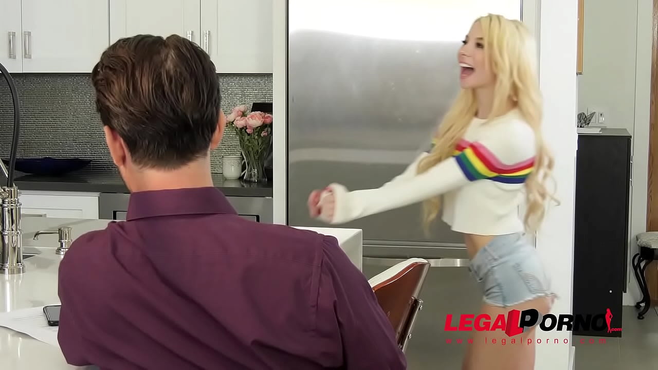 Insatiable teen hottie Kenzie Reeves gets her shaved wet pink fucked hard GP790