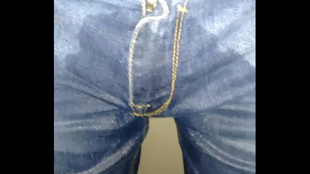 Wetting my pants and i enjoy it