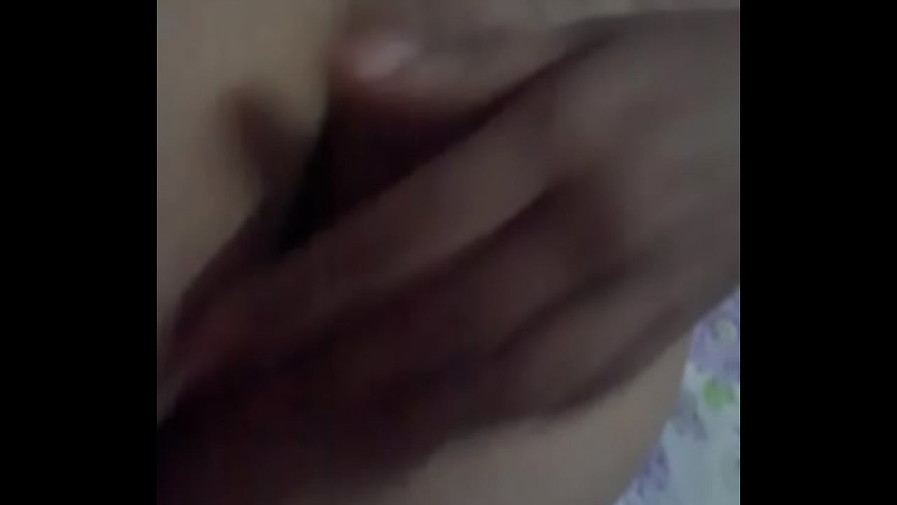 Gatinha filma a masturba&ccedil;&atilde;o