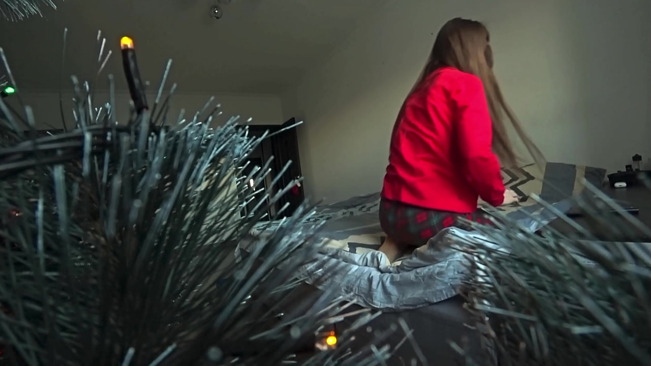 На Новый Год Жена Трахается С Другом Мужа Пока Его Нет Дома.Табу