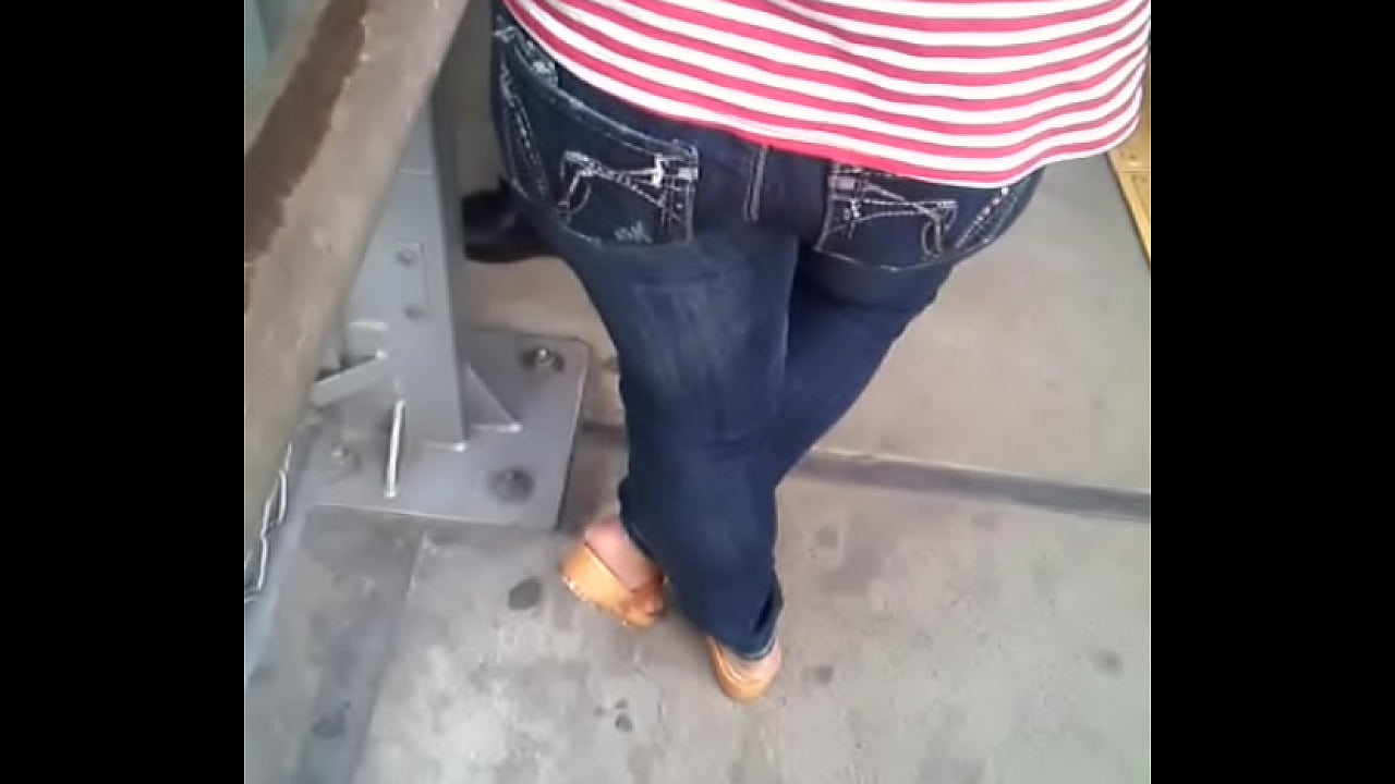 ESTA VIEJA DE CULO RICO DEL METRO