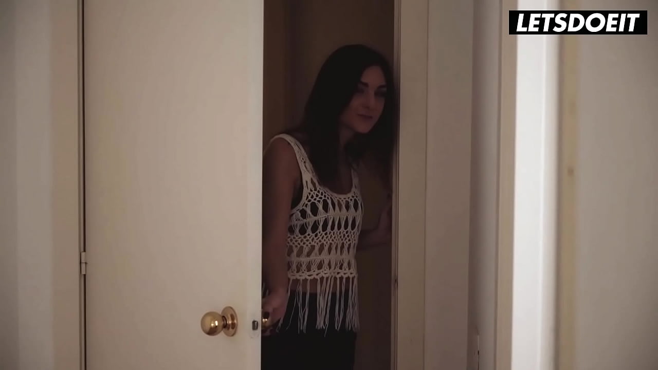 Hot girlfriends Lullu Gun & Sicilia secret romantic lesbian sex - A GIRL KNOWS