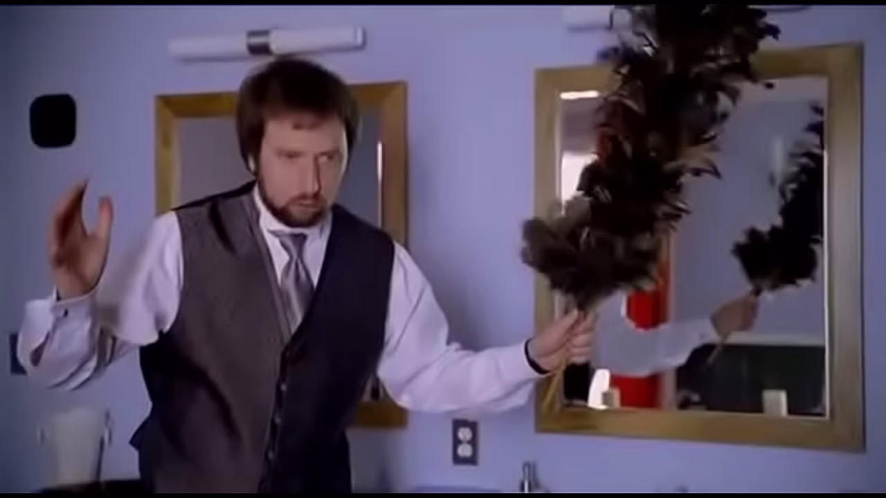 Milf desnuda en su casa