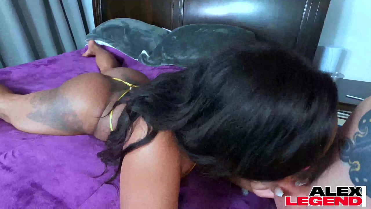 Ebony Babe Cher Adele Is A Hot Dog & Alex Legend Is Da Thick Sausage!