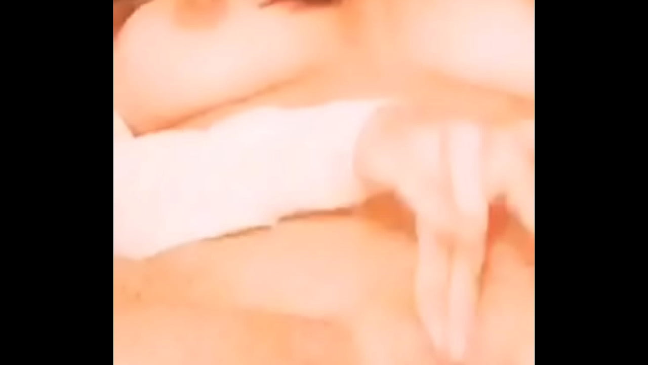 mi chica masturbandose