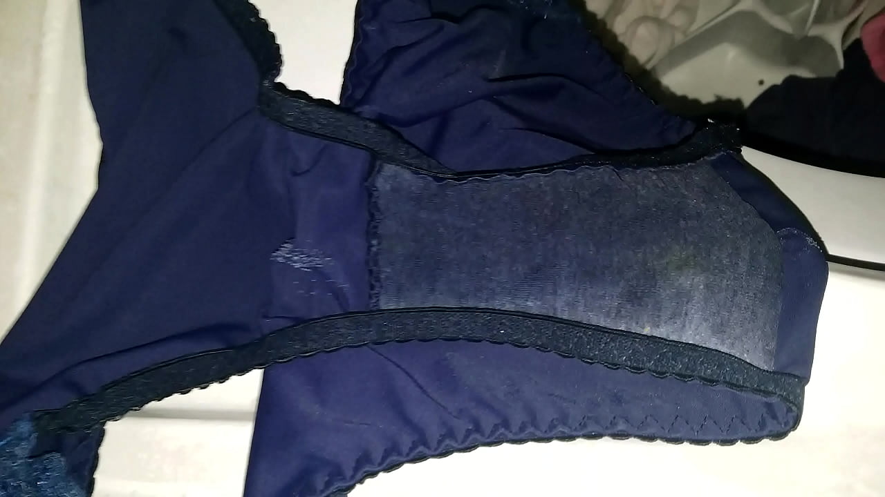 tanga de encaje rico