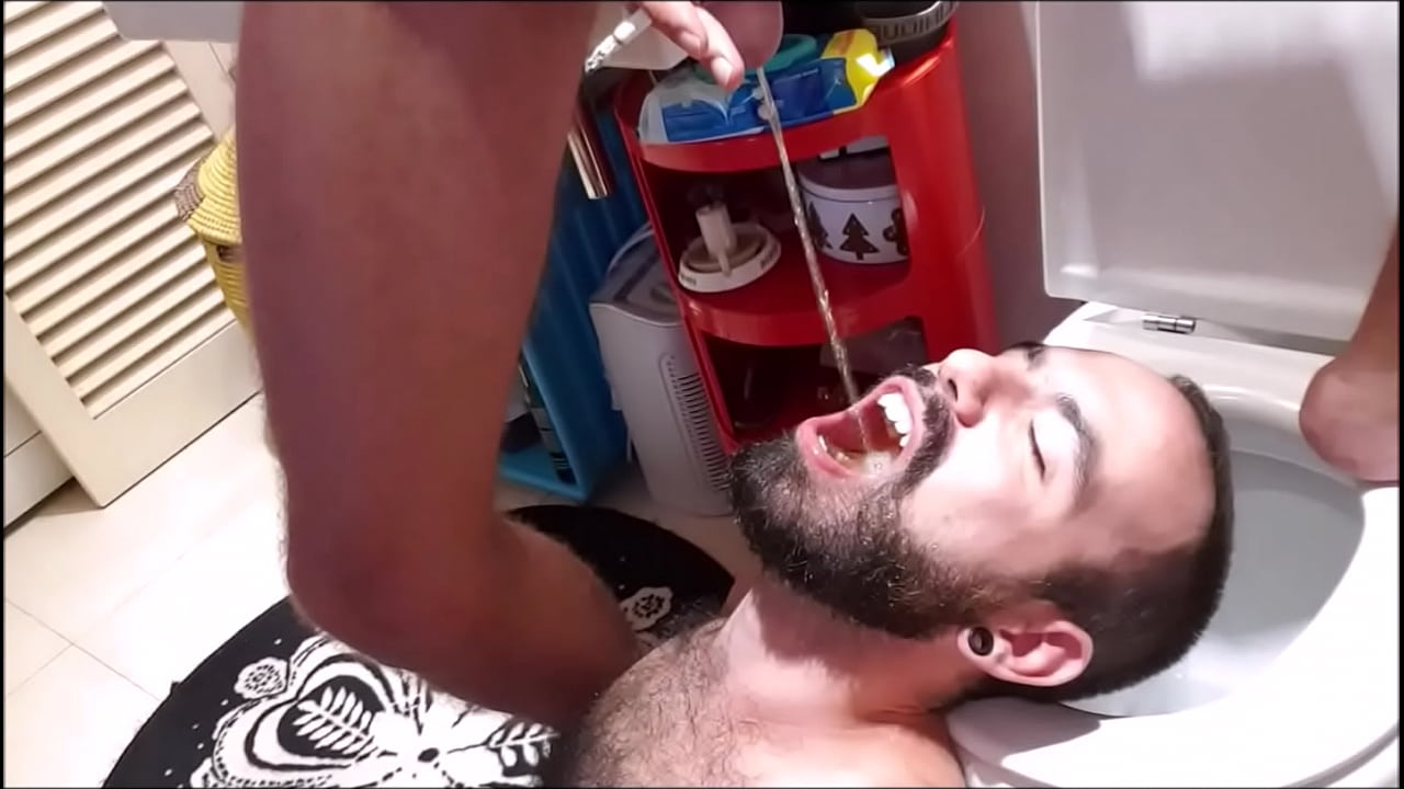 &iexcl;Con la boca llena de meo!