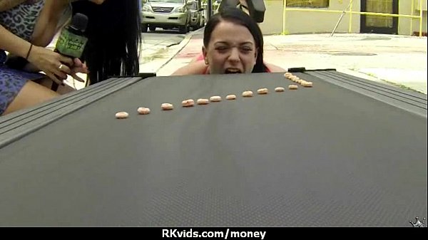 Amateur has sex for some quick cash 17