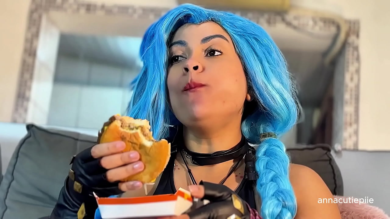 Jinx Cosplay Eating Fetish &ndash; Belly Sounds, Burps and Vore Fantasy
