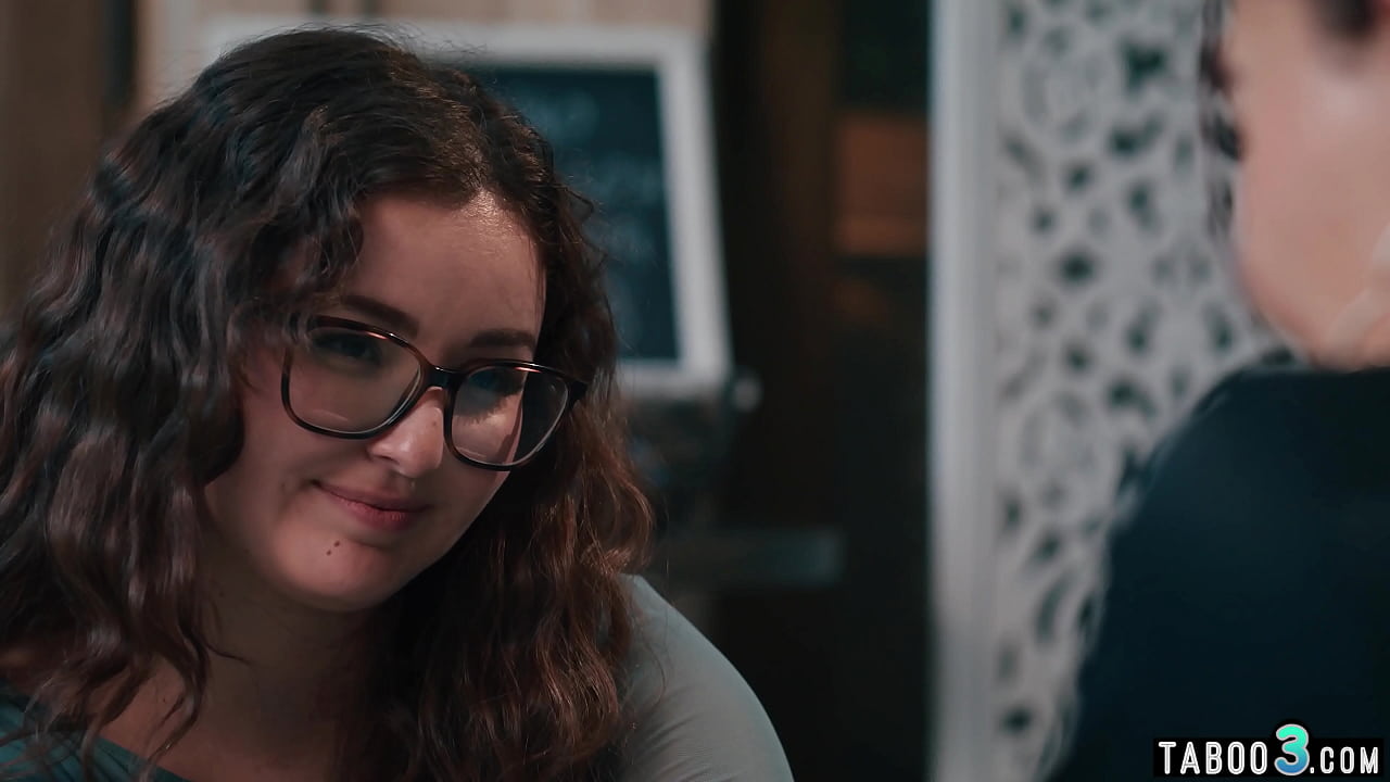 Sexy transsexual babe fucking her BBW customers juicy pussy