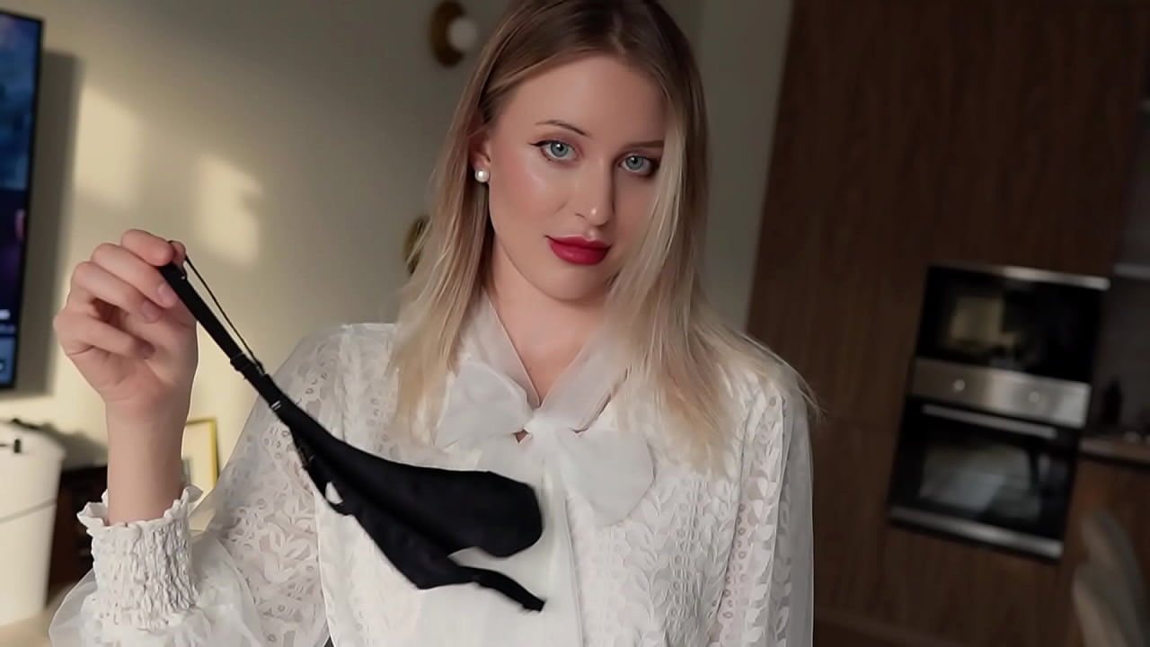 My Stepmom Jerked Off Her Panties and Let Me Fuck Her, Tearing Her Tights!